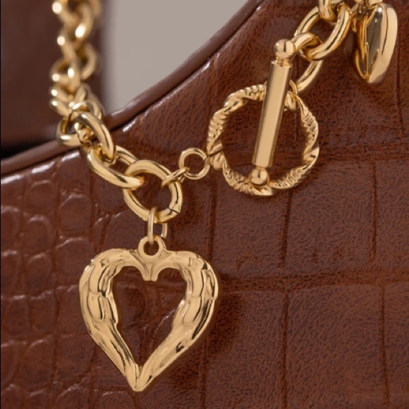 💛18K gold plated heart ❤️ statement necklace - Picture 5 of 5
